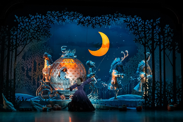 Rajane Katurah and Alexcia Thompson in Cinderella | Photo by David Rubene Photography