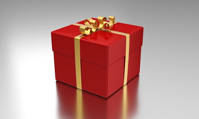 valentine red present