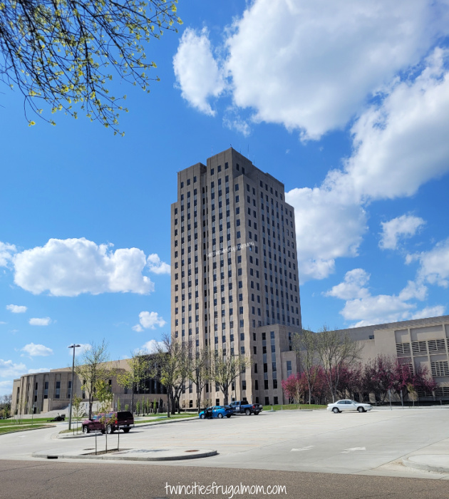 bismarck nd capitol building